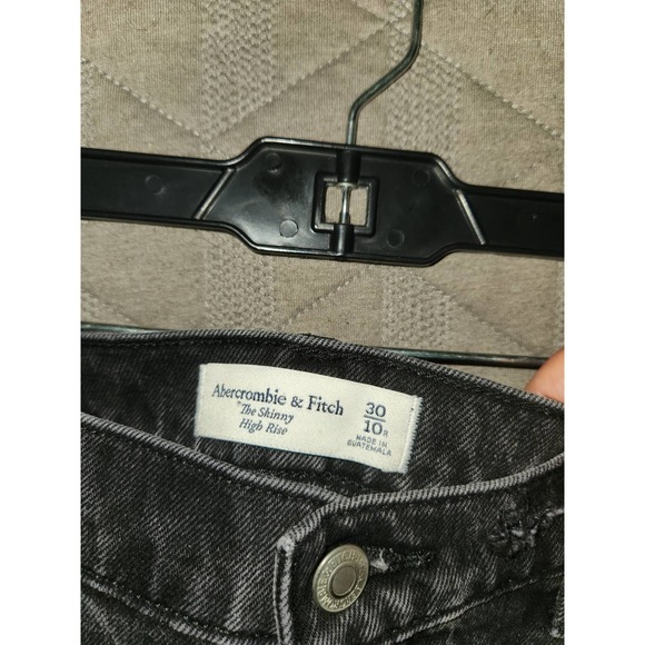 Abercrombie & Fitch High Rise Skinny Jean - Picture 3 of 3